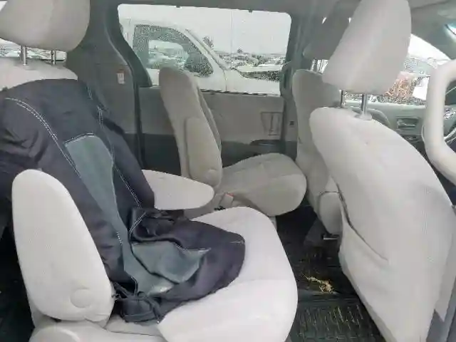 5TDJK3DC5FS121553 2015 TOYOTA SIENNA LE-5