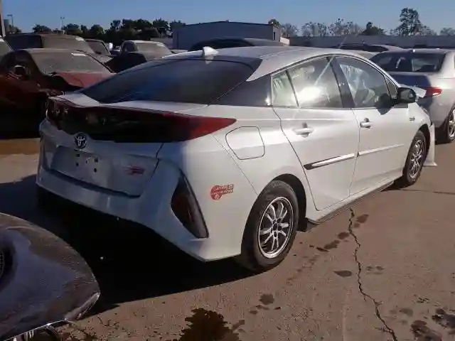 JTDKARFP0J3088384 2018 TOYOTA PRIUS PRIME-3