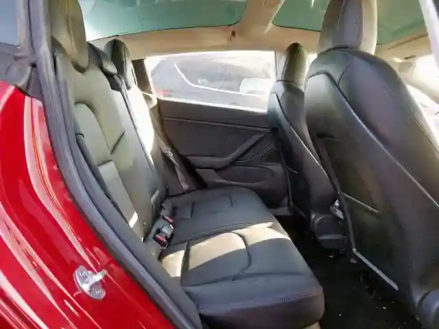 5YJ3E1EA1JF007175 2018 TESLA MODEL 3-5