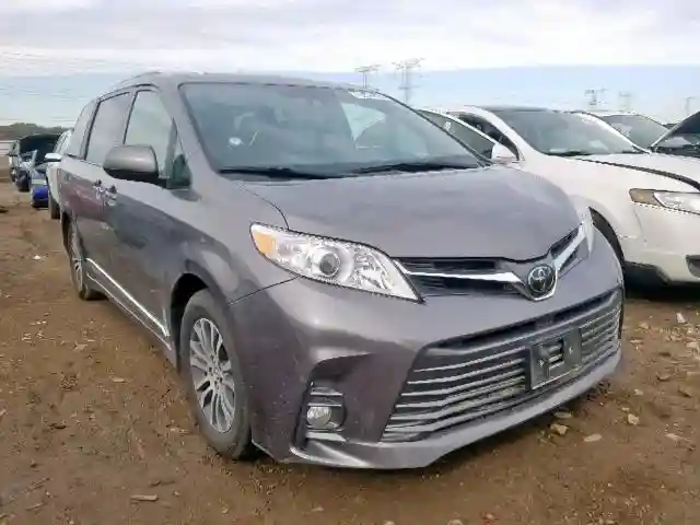 5TDYZ3DC5JS963473 2018 TOYOTA SIENNA XLE-0