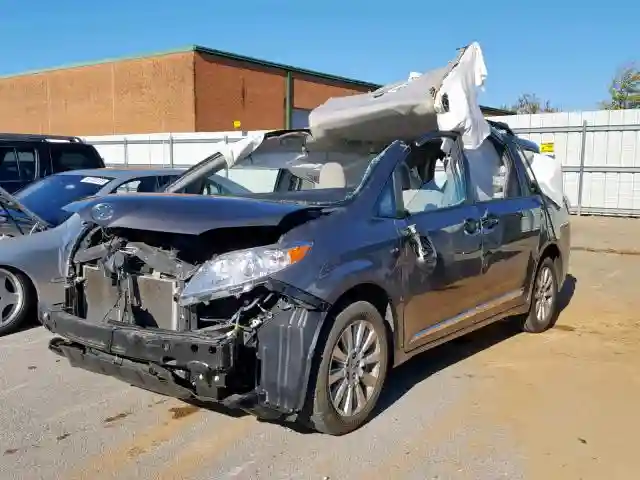 5TDJZ3DCXHS146706 2017 TOYOTA SIENNA LE-1