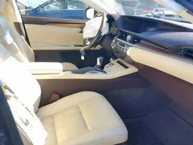 JTHBW1GG0H2145912 2017 LEXUS ES 300H-4