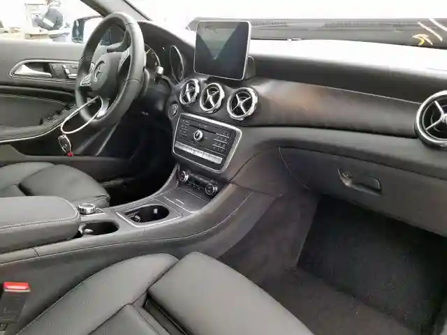 WDCTG4GB0KJ622371 2019 MERCEDES-BENZ GLA 250 4MATIC-4