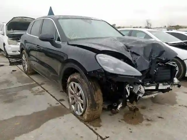 WP1AA2AY4KDA13748 2019 PORSCHE CAYENNE-0