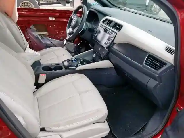 1N4AZ1CP6KC303428 2019 NISSAN LEAF S-4