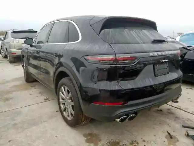 WP1AA2AY4KDA13748 2019 PORSCHE CAYENNE-2