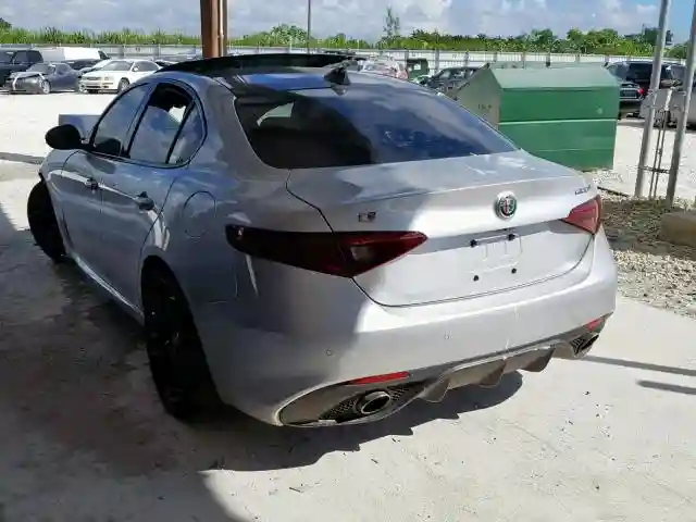 ZARFAECN3H7553262 2017 ALFA ROMEO GIULIA TI-2