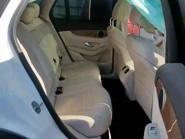WDC0G4JB0JV054481 2018 MERCEDES-BENZ GLC 300-5