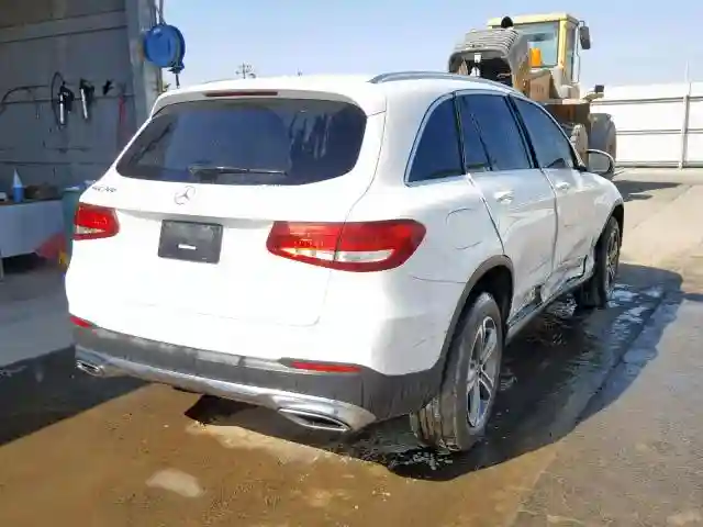 WDC0G4JB0JV054481 2018 MERCEDES-BENZ GLC 300-3