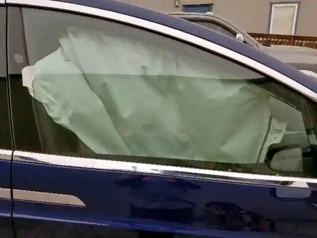 5YJXCBE26JF120562 2018 TESLA MODEL X-4