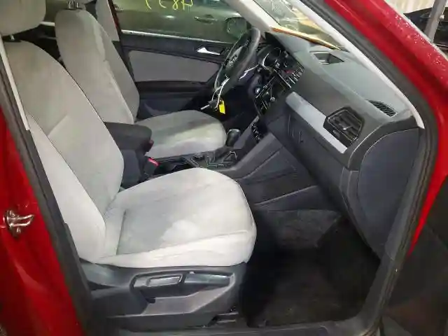 3VV0B7AX6KM049669 2019 VOLKSWAGEN TIGUAN S-4