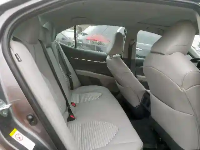 4T1B11HK5KU681443 2019 TOYOTA CAMRY L-5