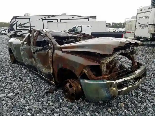 3C63RRGL4JG352476 2018 RAM 3500 ST-0