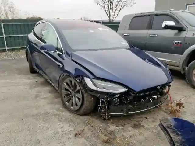 5YJXCBE26JF120562 2018 TESLA MODEL X-0