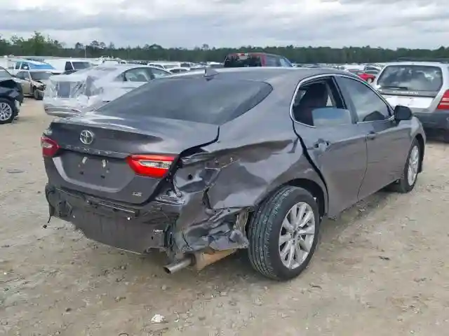4T1B11HK8KU747712 2019 TOYOTA CAMRY L-3