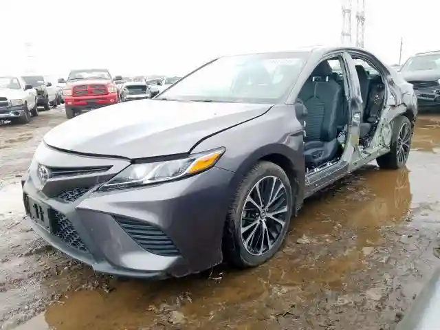 4T1B11HK8JU569198 2018 TOYOTA CAMRY L-1