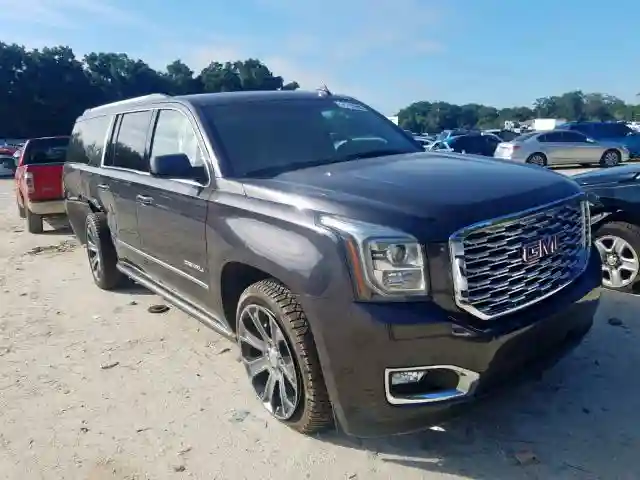1GKS1HKJ9JR214738 2018 GMC YUKON XL DENALI-0