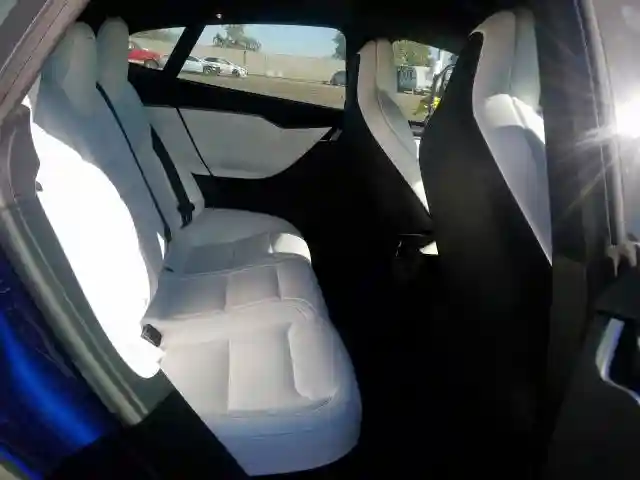 5YJSA1E20JF278048 2018 TESLA MODEL S-5