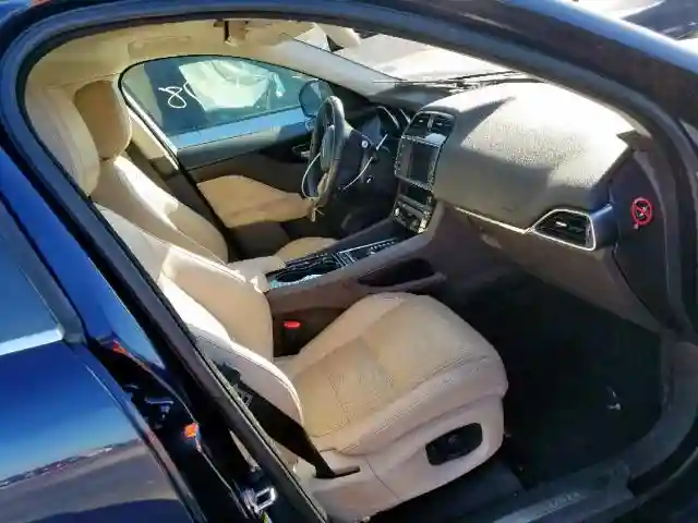 SADCK2BV1HA895388 2017 JAGUAR F-PACE PRESTIGE-4