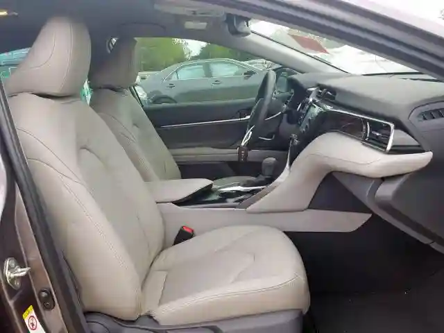 4T1B11HK8KU747712 2019 TOYOTA CAMRY L-4