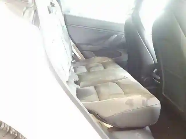5YJ3E1EBXKF406676 2019 TESLA MODEL 3-5
