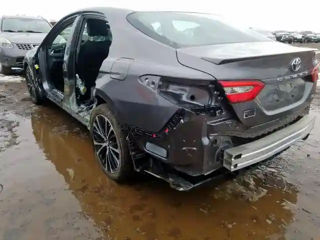4T1B11HK8JU569198 2018 TOYOTA CAMRY L-2
