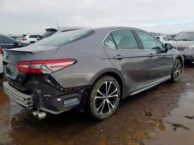 4T1B11HK8JU569198 2018 TOYOTA CAMRY L-3