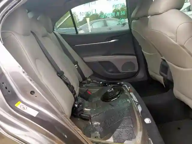 4T1B11HK8KU747712 2019 TOYOTA CAMRY L-5
