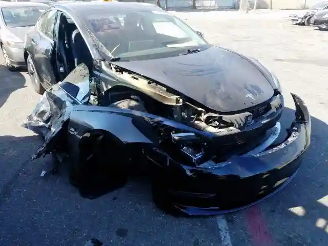 5YJ3E1EB6KF385180 2019 TESLA MODEL 3-0