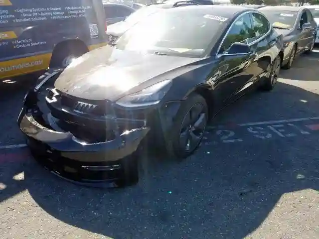 5YJ3E1EB6KF385180 2019 TESLA MODEL 3-1