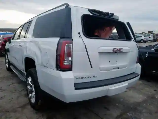 1GKS1FKC2JR388558 2018 GMC YUKON XL C1500 SLE-2