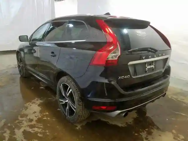 YV449MRS3H2026320 2017 VOLVO XC60 T6 R-DESIGN PLATINUM-2