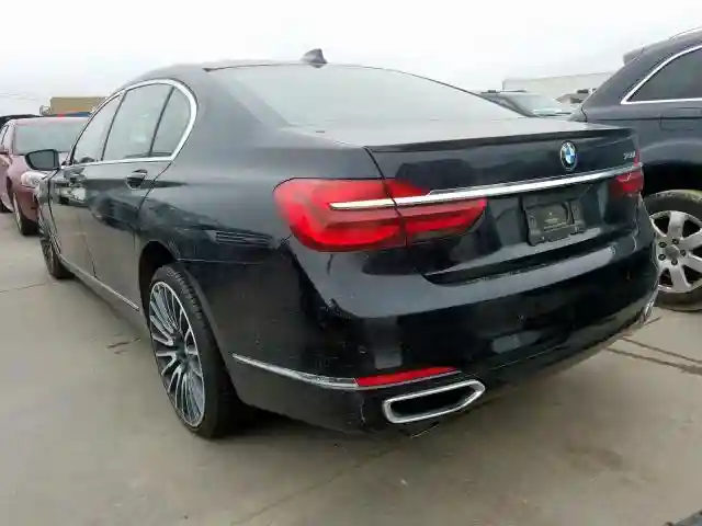 WBA7F0C56JGM22946 2018 BMW 750 I-2