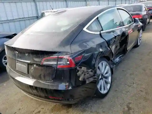 5YJ3E1EA7JF176178 2018 TESLA MODEL 3-3