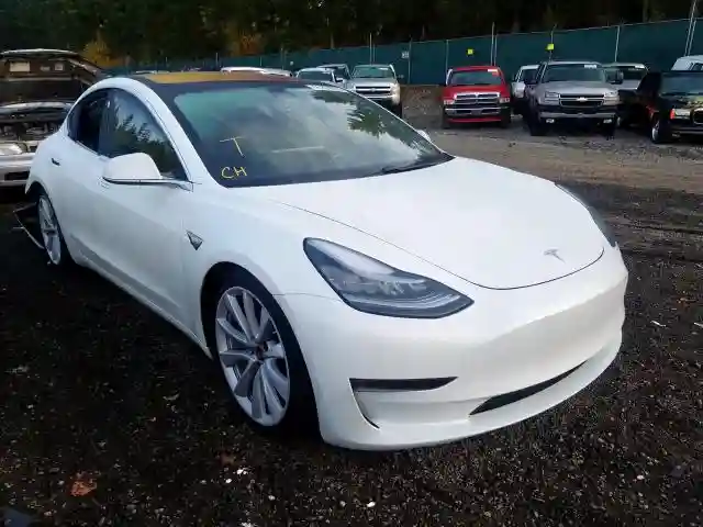 5YJ3E1EA8JF020473 2018 TESLA MODEL 3-0