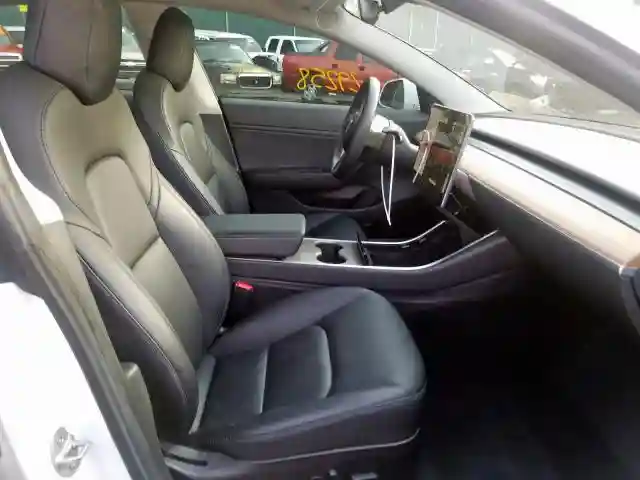 5YJ3E1EA8JF020473 2018 TESLA MODEL 3-4