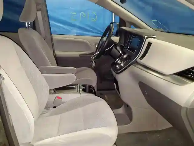 5TDJZ3DC5KS212540 2019 TOYOTA SIENNA LE-4