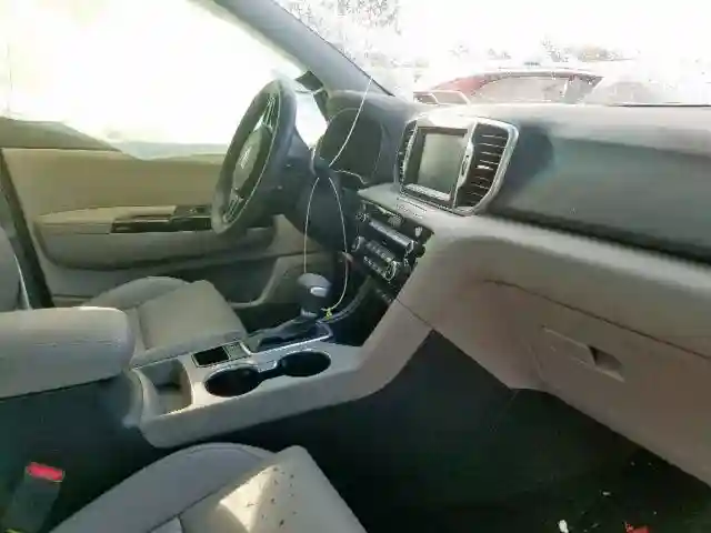 KNDPNCAC3J7427840 2018 KIA SPORTAGE EX-4