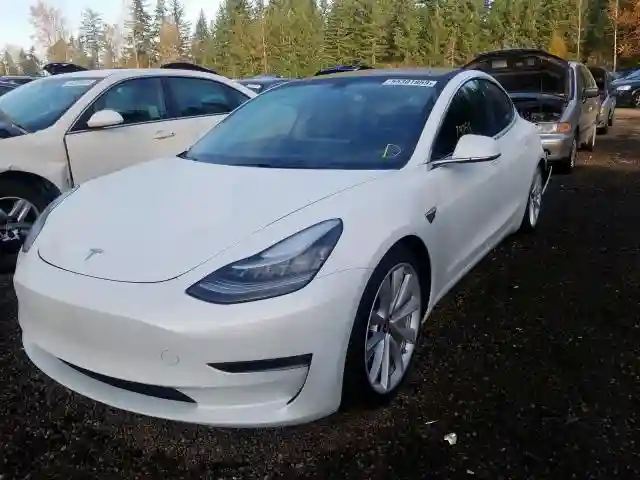 5YJ3E1EA8JF020473 2018 TESLA MODEL 3-1