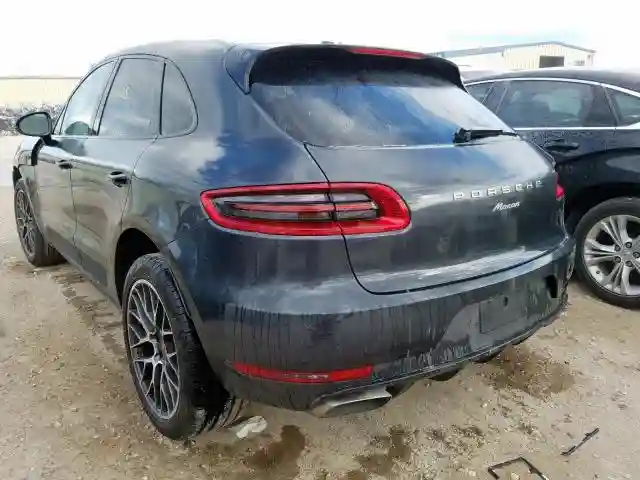 WP1AA2A54JLB00818 2018 PORSCHE MACAN-2