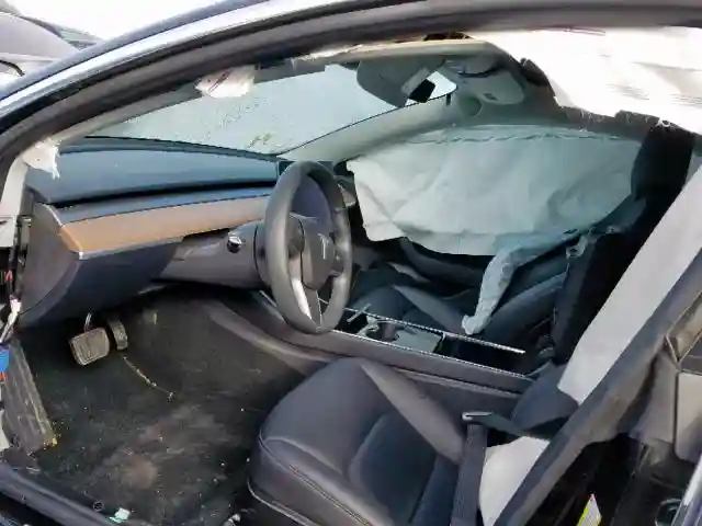 5YJ3E1EA7JF176178 2018 TESLA MODEL 3-4