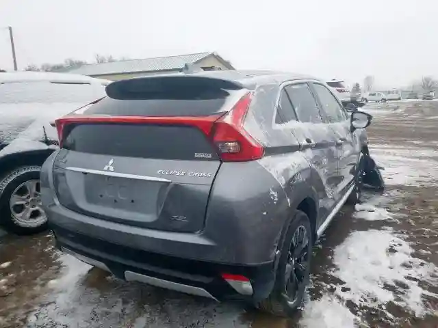 JA4AT5AAXJZ047995 2018 MITSUBISHI ECLIPSE CROSS SE-3