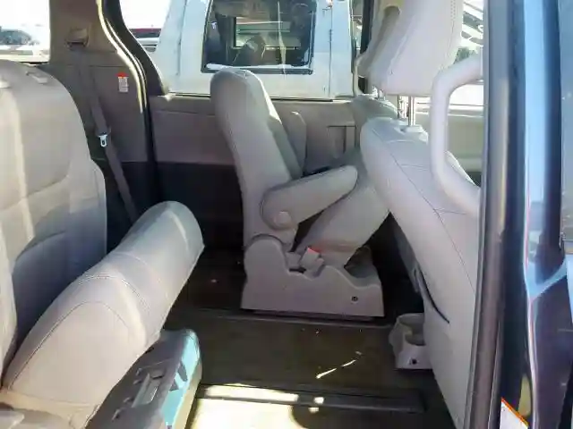 5TDDZ3DC7HS178526 2017 TOYOTA SIENNA XLE-5