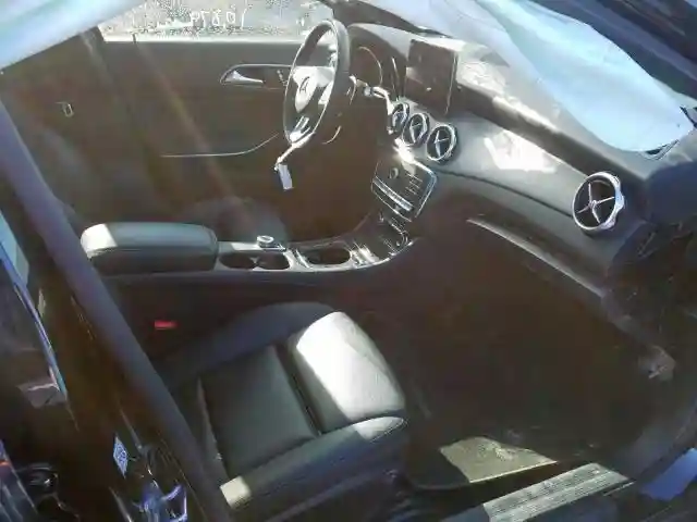 WDCTG4GB6JJ494894 2018 MERCEDES-BENZ GLA 250 4MATIC-4