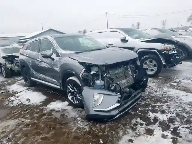 JA4AT5AAXJZ047995 2018 MITSUBISHI ECLIPSE CROSS SE-0