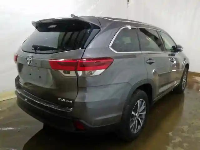 5TDJZRFH7HS430869 2017 TOYOTA HIGHLANDER SE-3