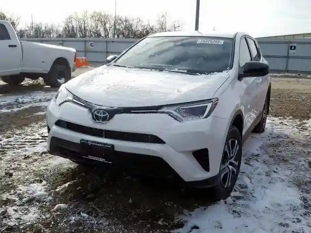JTMBFREV1JJ251119 2018 TOYOTA RAV4 LE-1
