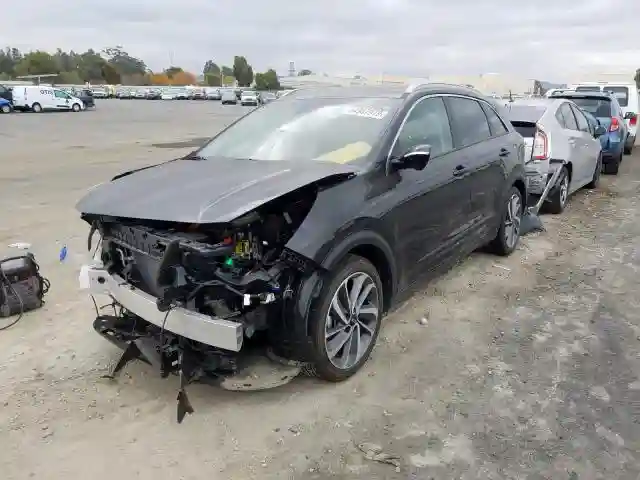 KNDCE3LC5J5138871 2018 KIA NIRO TOURING-1