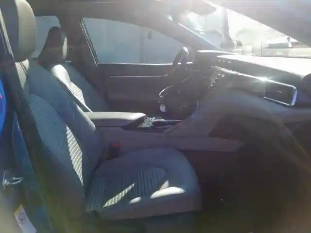 4T1B11HK5JU134879 2018 TOYOTA CAMRY L-4