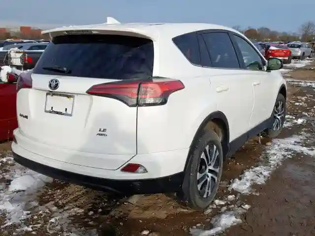 JTMBFREV1JJ251119 2018 TOYOTA RAV4 LE-3
